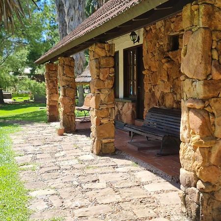 Casa De Piedra Hotel Termas del Dayman Ngoại thất bức ảnh