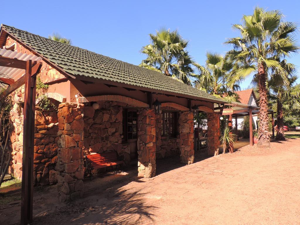 Casa De Piedra Hotel Termas del Dayman Ngoại thất bức ảnh